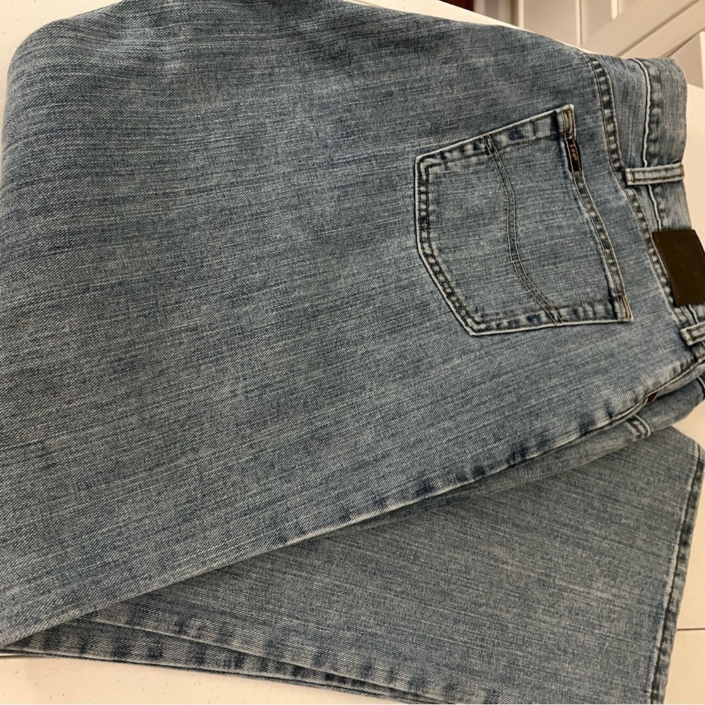 Lee’s Straight Legged Relaxed Fit Men’s Jeans